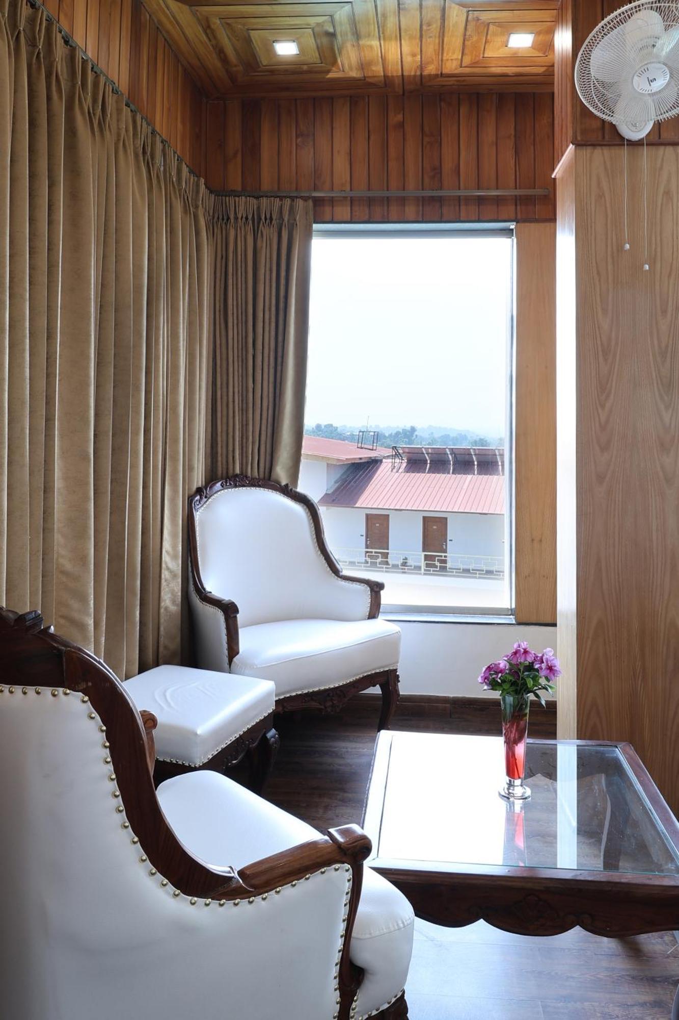 Hunky Dory Resort And Spa Dhar Khurd ภายนอก รูปภาพ